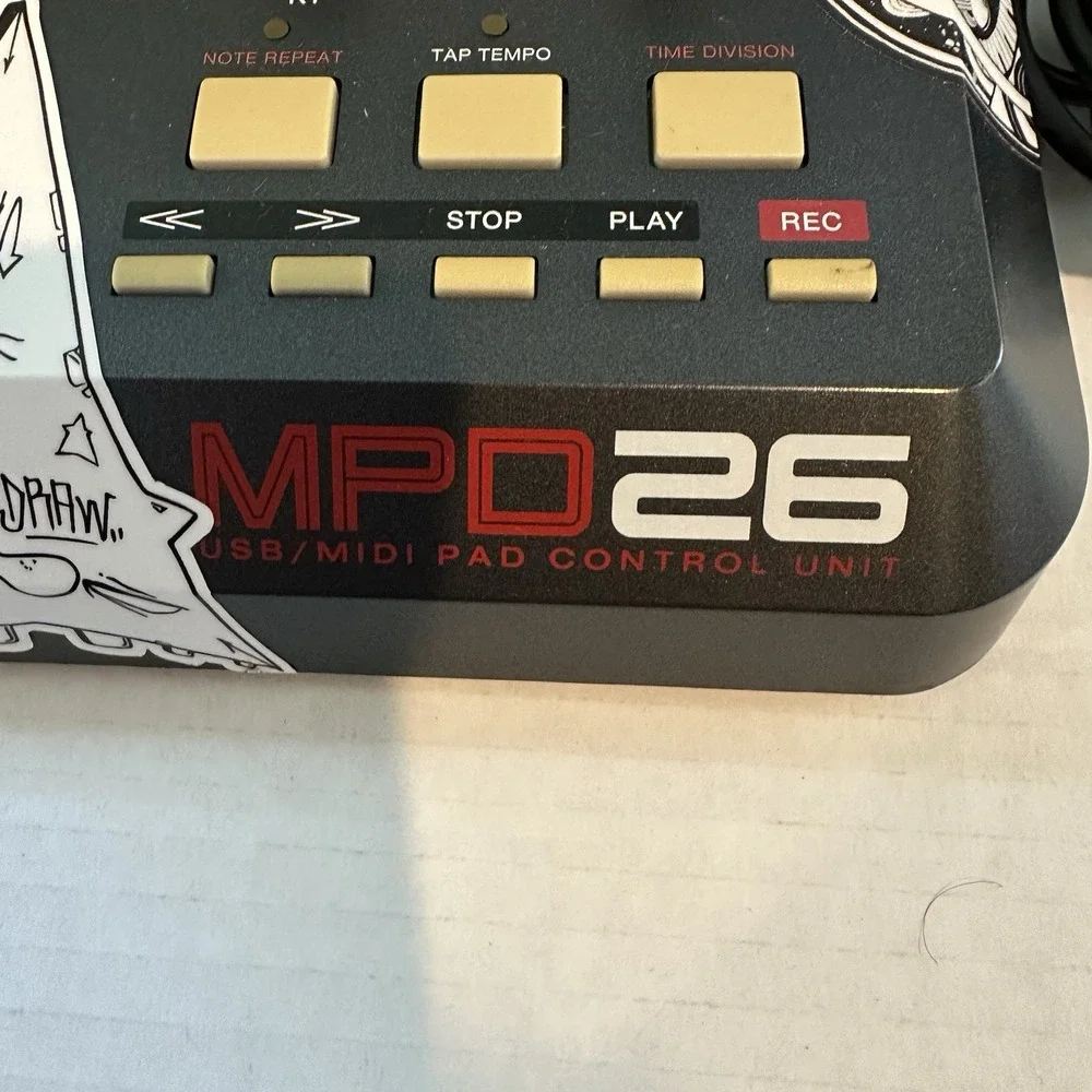 AKAI Professional MPD26‎ USB/MIDI Pad Control Unit Studio Recording Musical